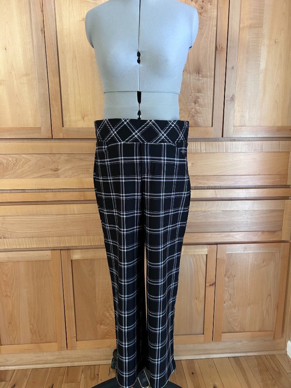 NWT Torrid Pull On Wide Leg Plaid Paint